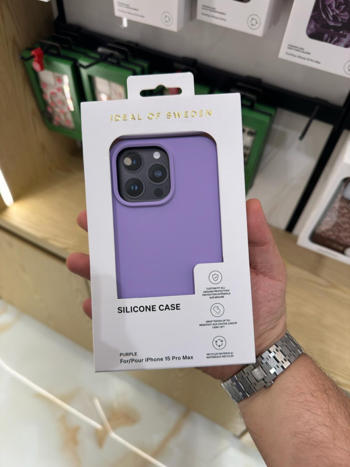 ⁦Ideal Of Sweden Silicone Case iPhone 15PM Purple⁩ - الصورة ⁦1⁩