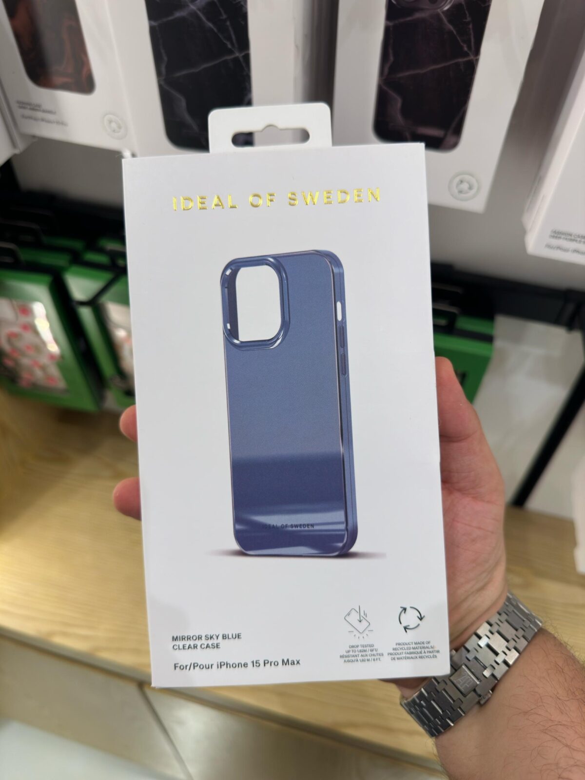 B103010119107 AMG SILICONE MAGSAFE CASE LARGE RHOMBUSES PATTERN IP15 PRO MAX BLACK - الصورة 1